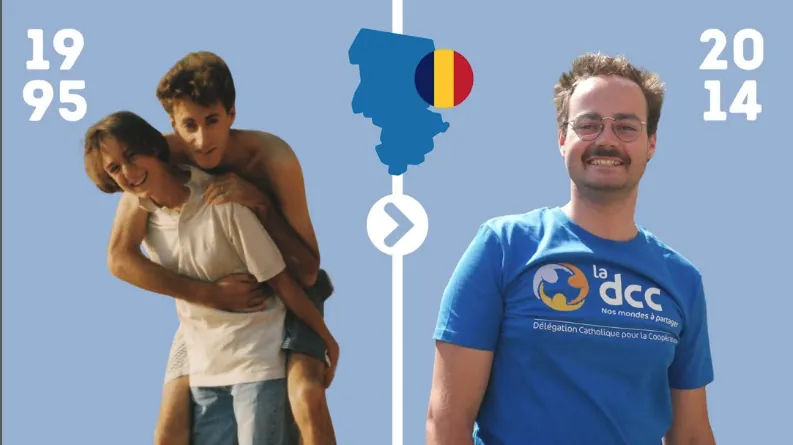 Ancienne publication : photos d’un volontaire en 1995 et en 2014 sur fond bleu clair